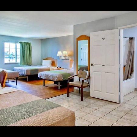 Oyo Townhouse Sulphur,La Extended Stay Εξωτερικό φωτογραφία