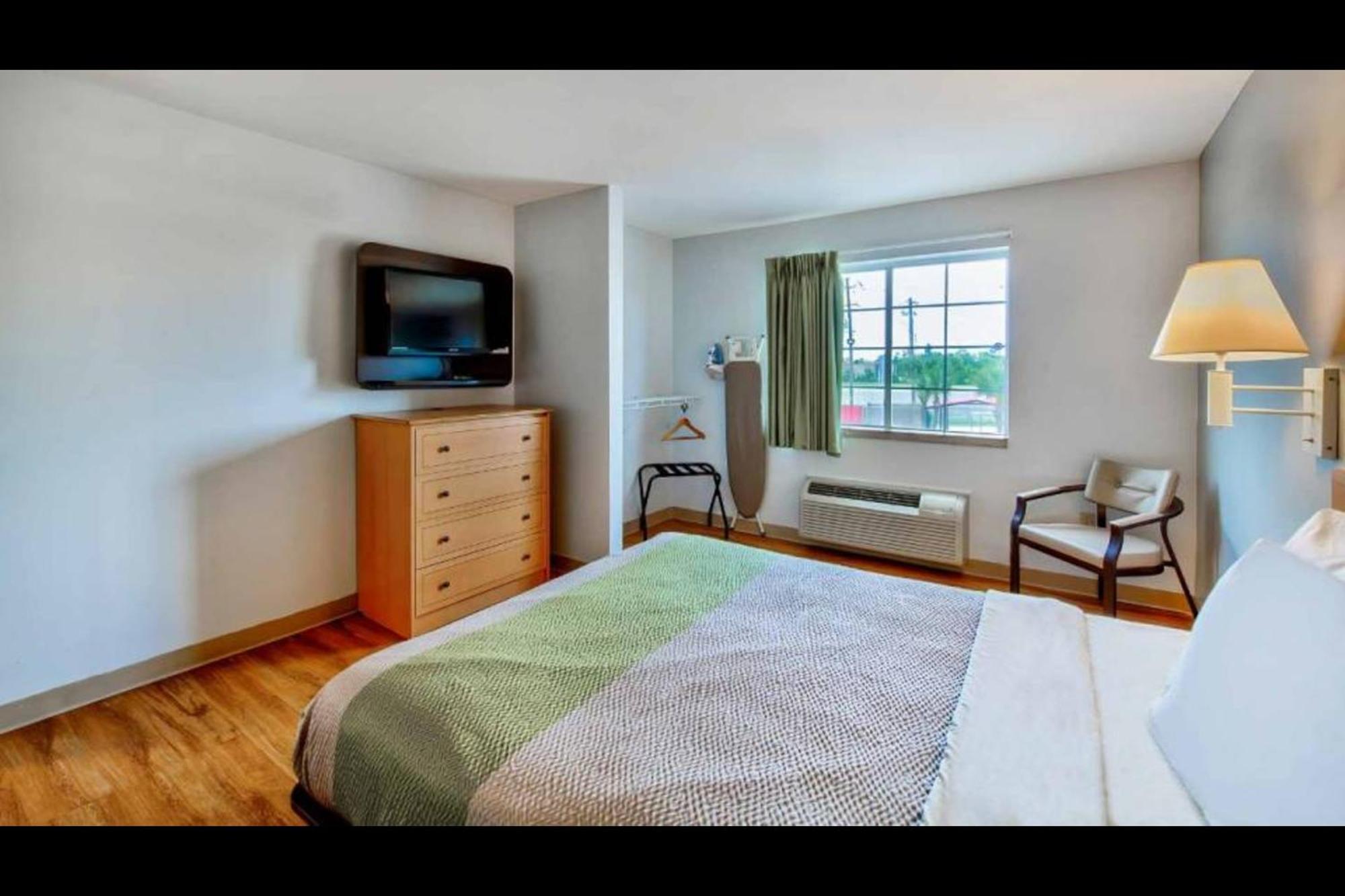 Oyo Townhouse Sulphur,La Extended Stay Εξωτερικό φωτογραφία