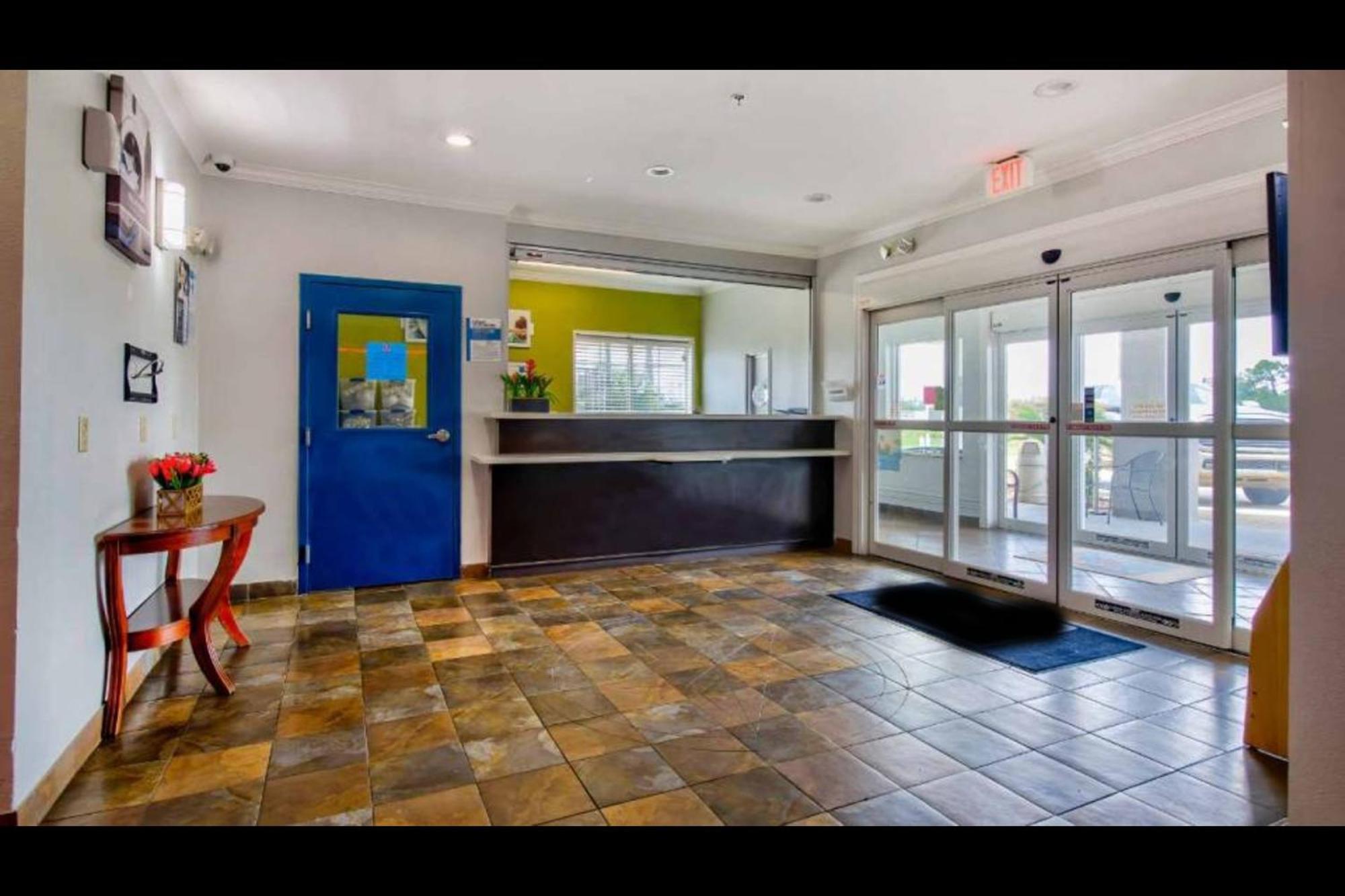 Oyo Townhouse Sulphur,La Extended Stay Εξωτερικό φωτογραφία
