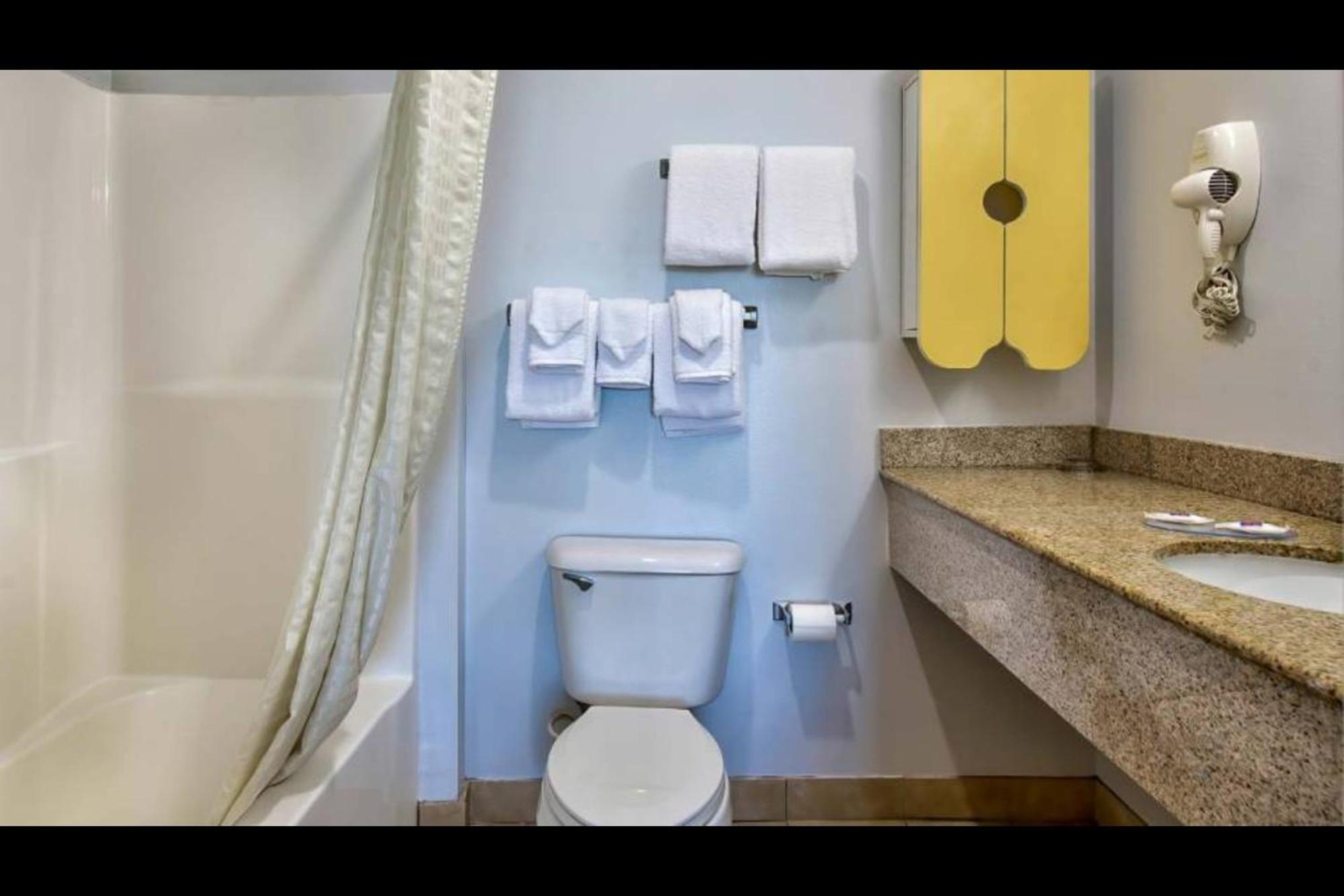 Oyo Townhouse Sulphur,La Extended Stay Εξωτερικό φωτογραφία