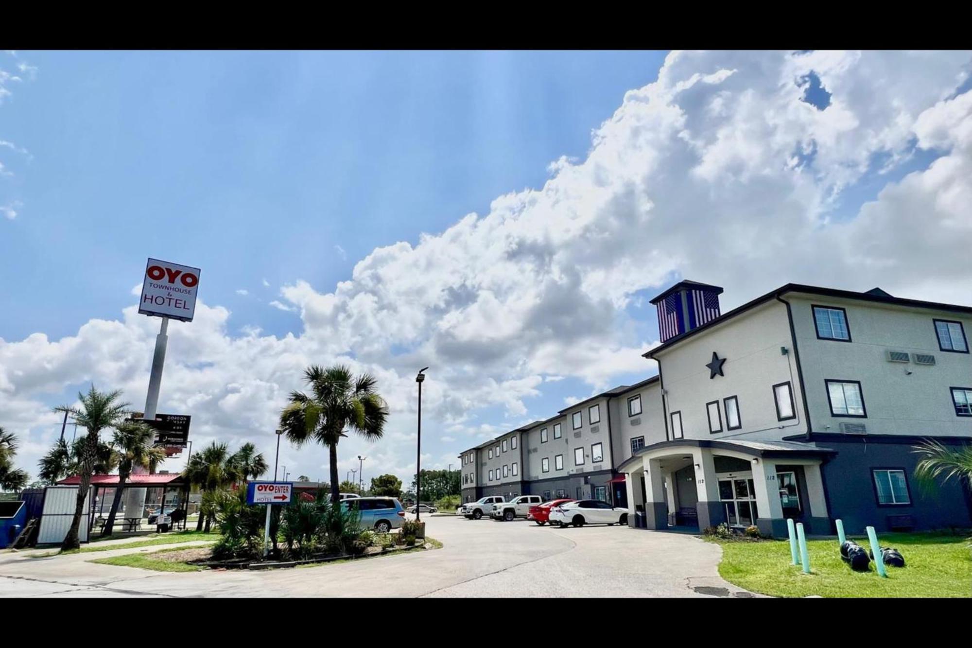 Oyo Townhouse Sulphur,La Extended Stay Εξωτερικό φωτογραφία