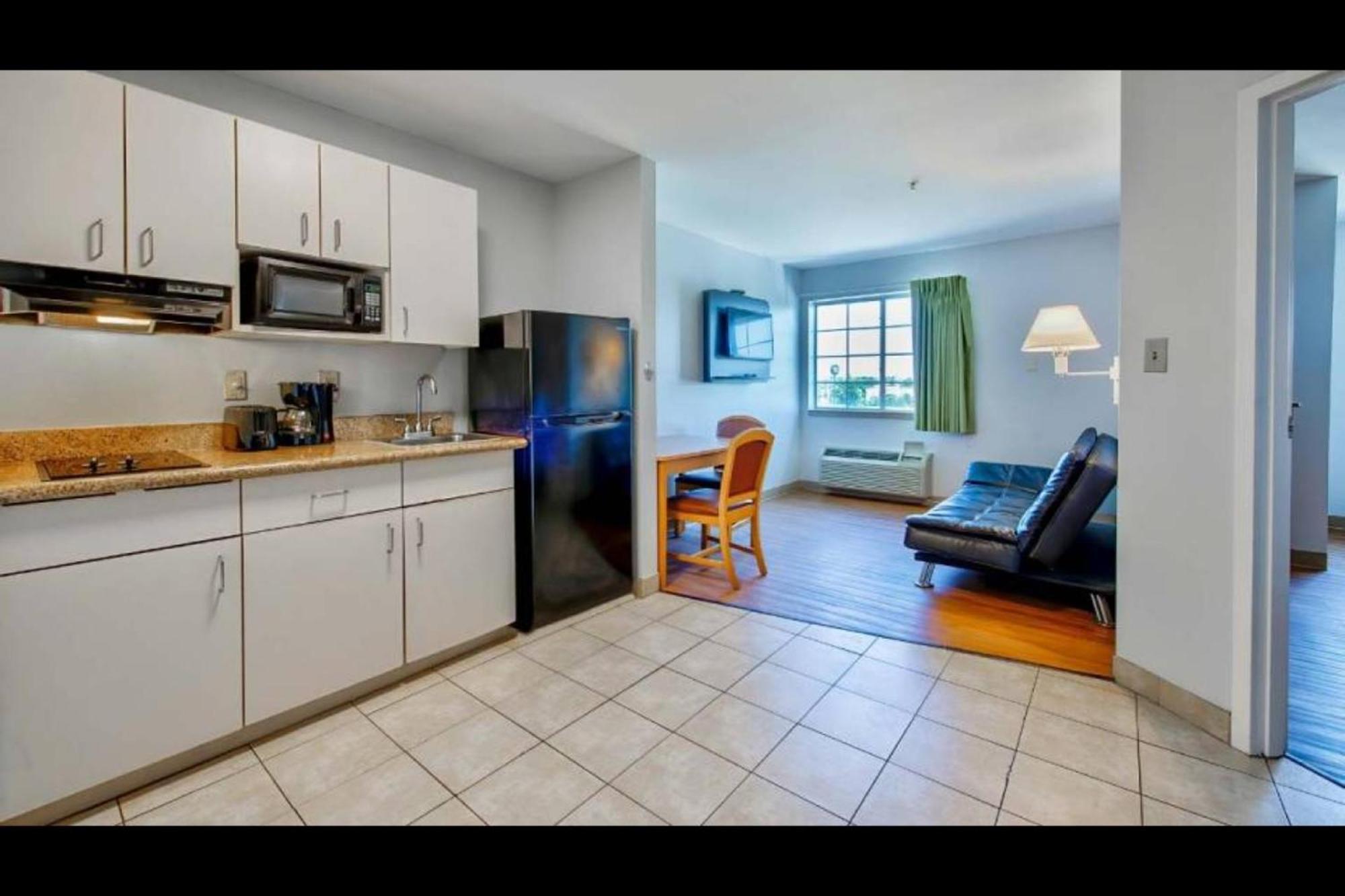 Oyo Townhouse Sulphur,La Extended Stay Εξωτερικό φωτογραφία